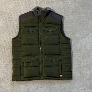 Dakota Grizzley puffer vest XL